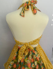 Load image into Gallery viewer, Large 70s Flower Power Co-Ord Tie Top Set

