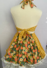 Load image into Gallery viewer, Large 70s Flower Power Co-Ord Tie Top Set
